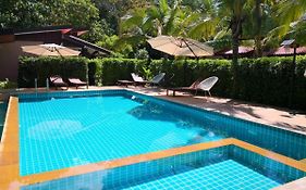 Baan Suan Rim Klong Resort